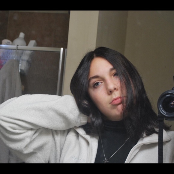 Meet your Posher, Katelyn - Picture 1 of 1